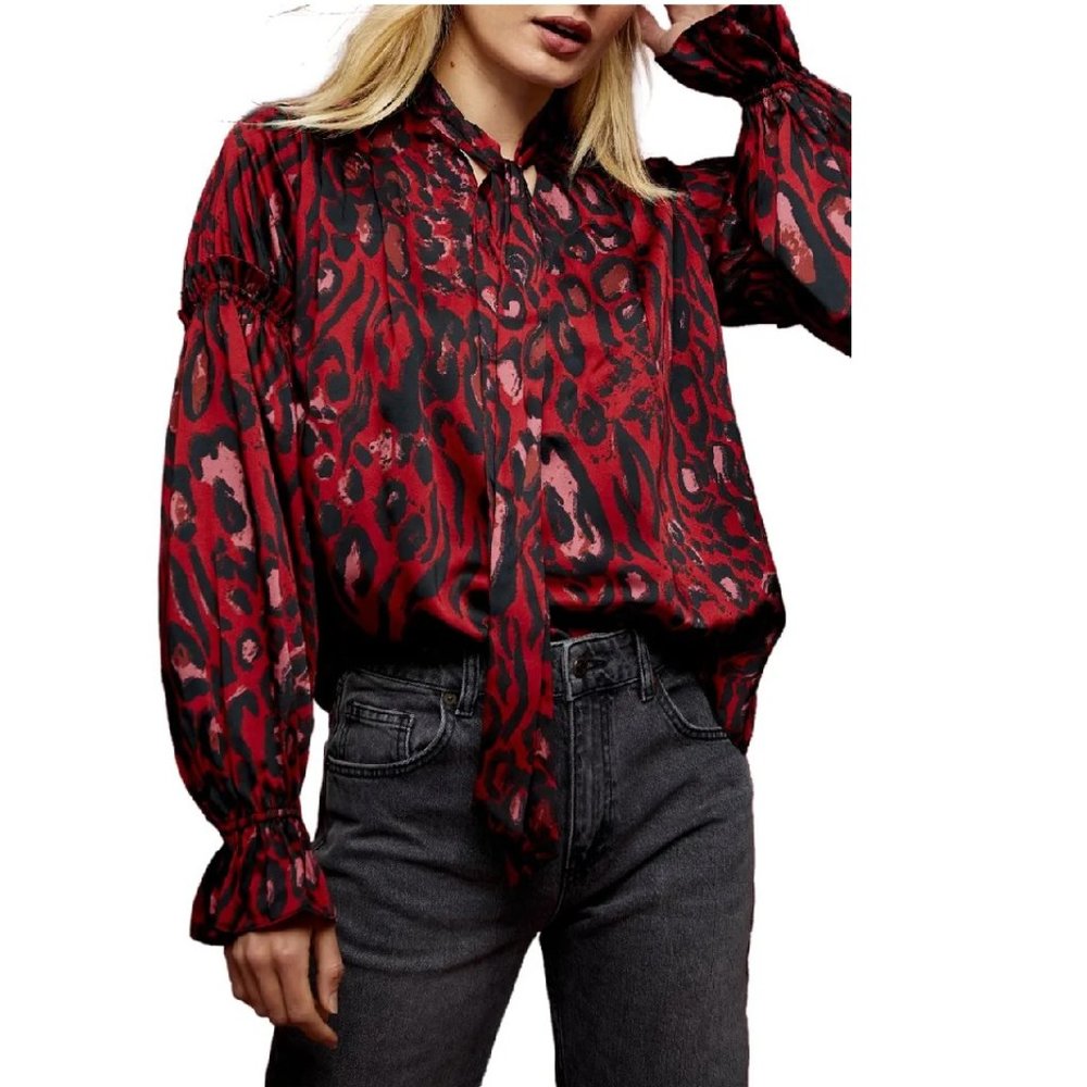 🎁 Topshop Animal Print Tie Neck Blouse